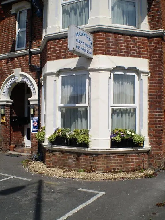 Hostel Alcantara House Southampton United Kingdom